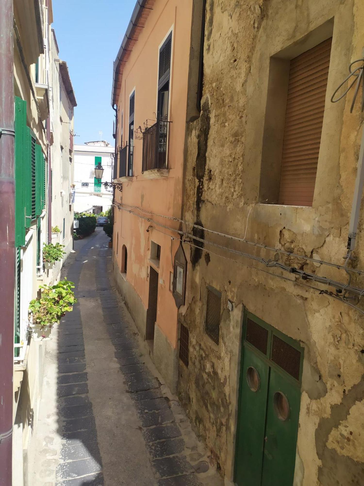 Il Marchese Del Grillo Apartment Tropea Phòng bức ảnh