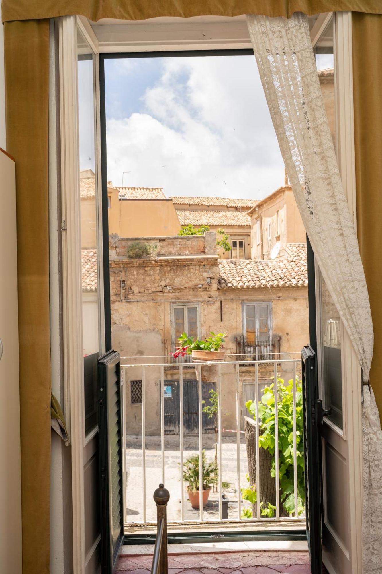 Il Marchese Del Grillo Apartment Tropea Phòng bức ảnh